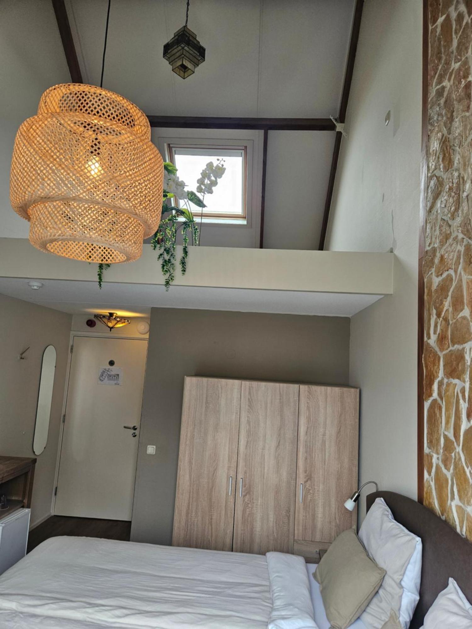 Hotel Dolores Ameland Nes  Exterior photo